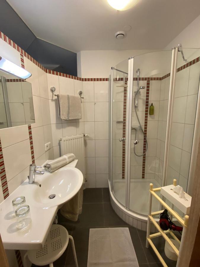 Privatzimmer Und Ferienwohnungen Leeb Persenbeug ภายนอก รูปภาพ