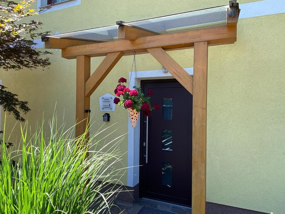 Privatzimmer Und Ferienwohnungen Leeb Persenbeug ภายนอก รูปภาพ