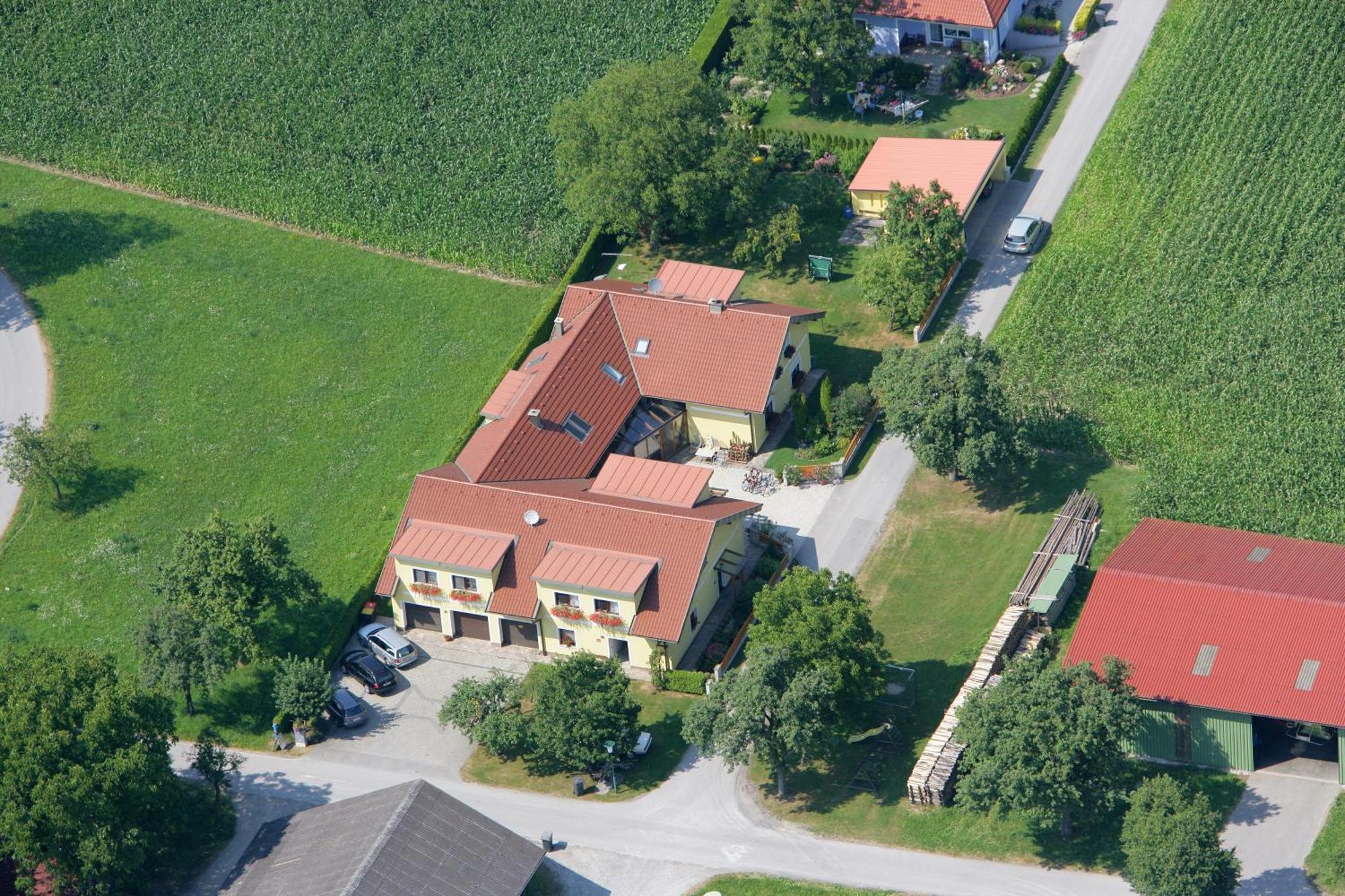 Privatzimmer Und Ferienwohnungen Leeb Persenbeug ภายนอก รูปภาพ